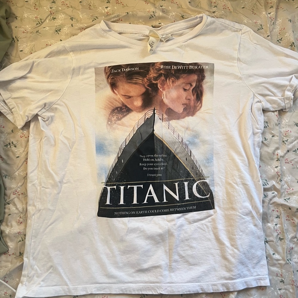 Titanic t-shirt! Great condition and worn a couple times. Size is a medium.